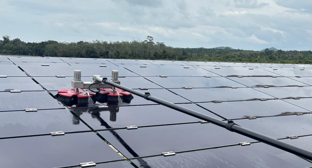 Solar project cleaning scene thumbnail
